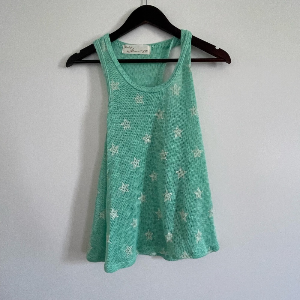 Adorable tank top! 💚